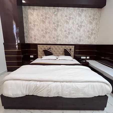 Mangalam Grand Hotel Lucknow Buitenkant foto